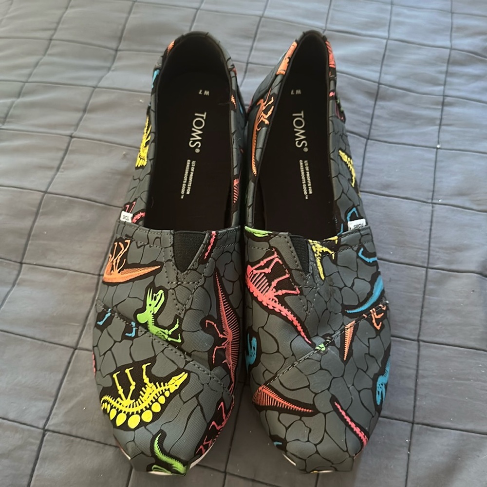 Dinosaur glow in the dark Toms slip on shoes size 7